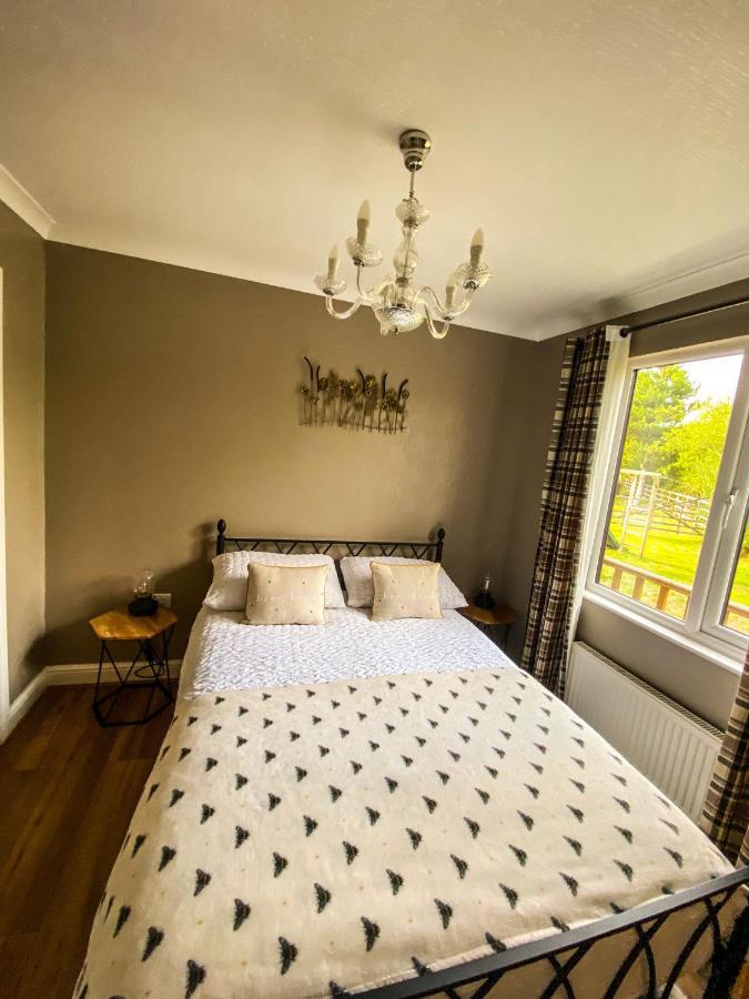 Immaculate 3-Bedroom Private Lodge Near York Bagian luar foto